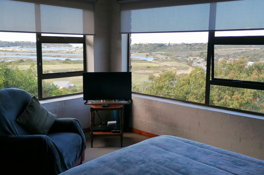 6 Bedroom Property for Sale in Bergsig Western Cape